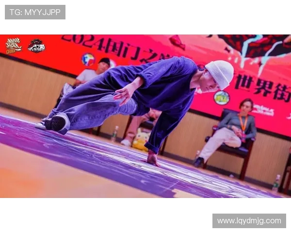 成都攀岩队在世界街舞大赛中以63分稳居积分榜首位